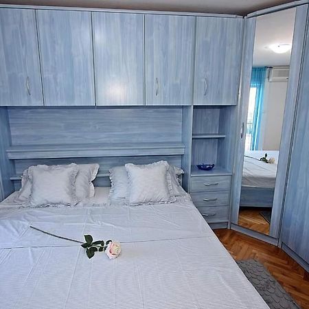 Apartment Samanta Supetar Exterior photo